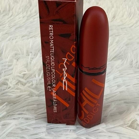 MAC Cosmetics Limited Edition Retro Matte Liquid Lipcolour 135 Chili Addict New - Picture 4 of 10